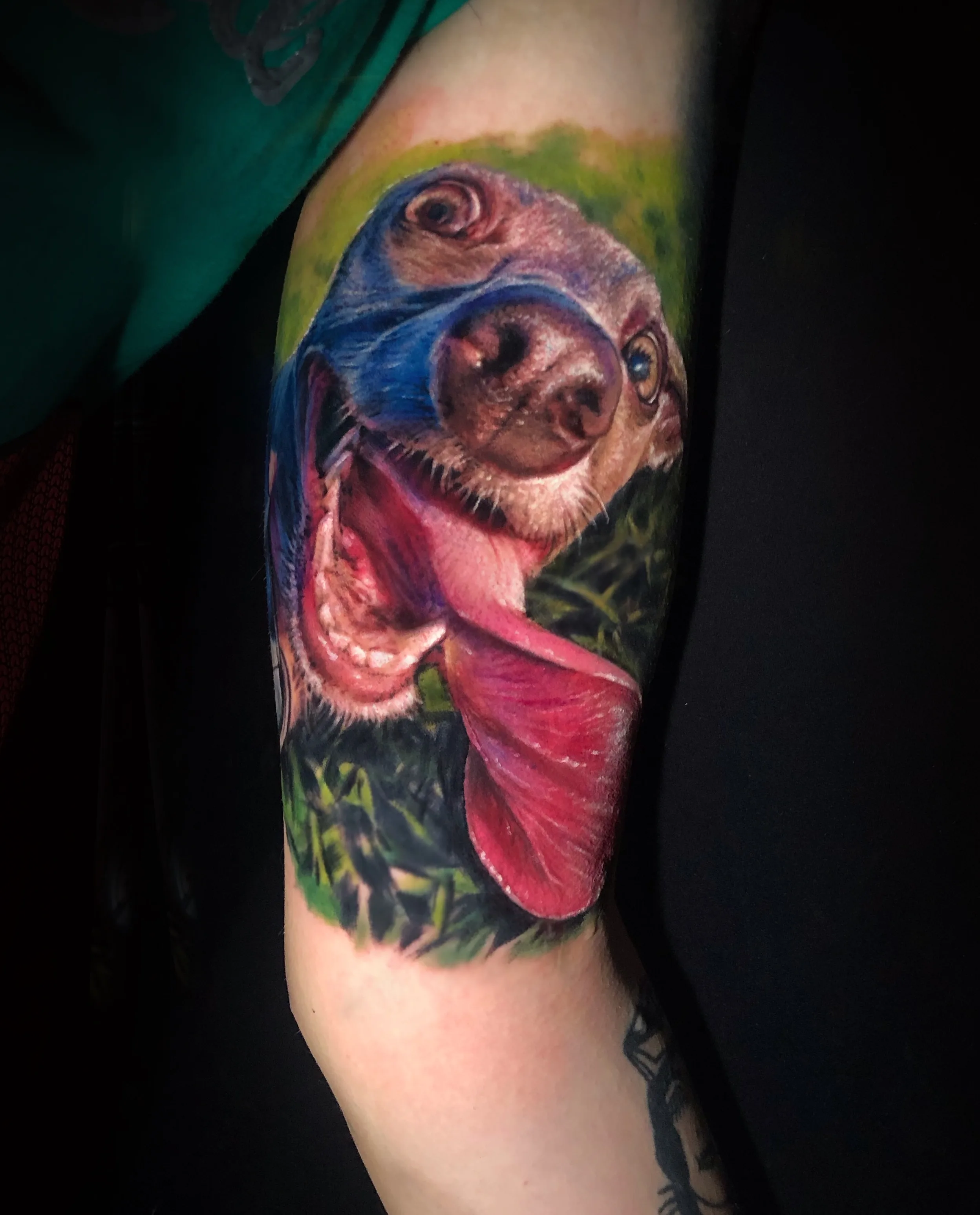 Surreal multi-face portrait tattoo by Cathy Xiaonie - Interconnected realism faces in black/gray - Chongqing avant-garde tattoo studio